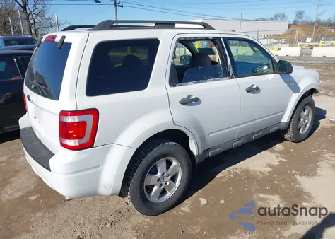 2010 Ford Escape Xlt z USA, uszkodzony, nr VIN 1FMCU0D72AKC41813